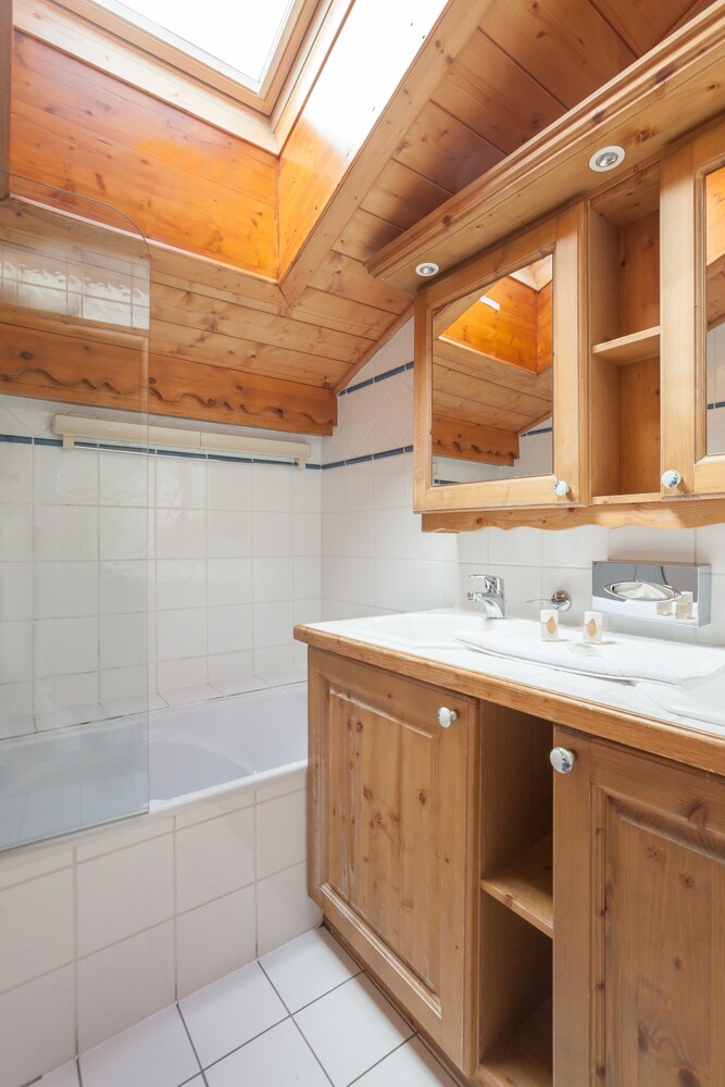 Standard 4 Bedrooms Apartment for 10 people - Bathroom