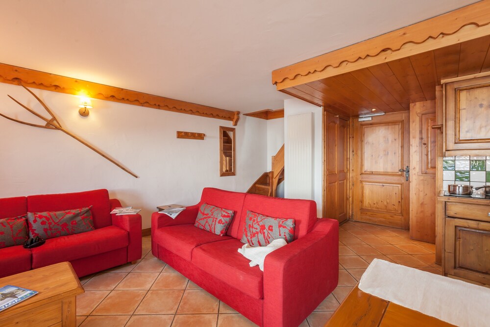 Standard 4 Bedrooms Apartment for 10 people - Living Room