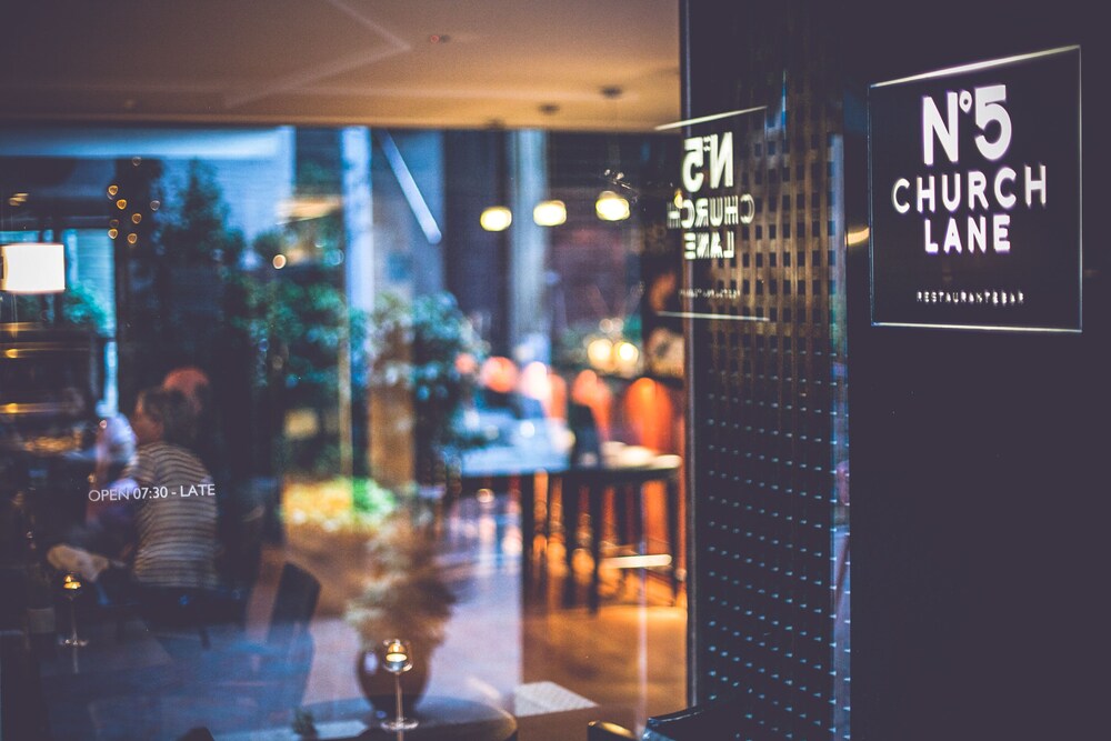 Hotel Bar