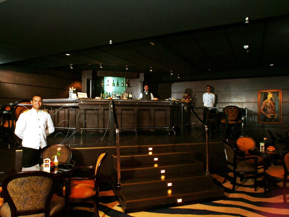 Hotel Bar
