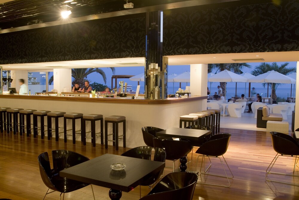 Hotel Lounge