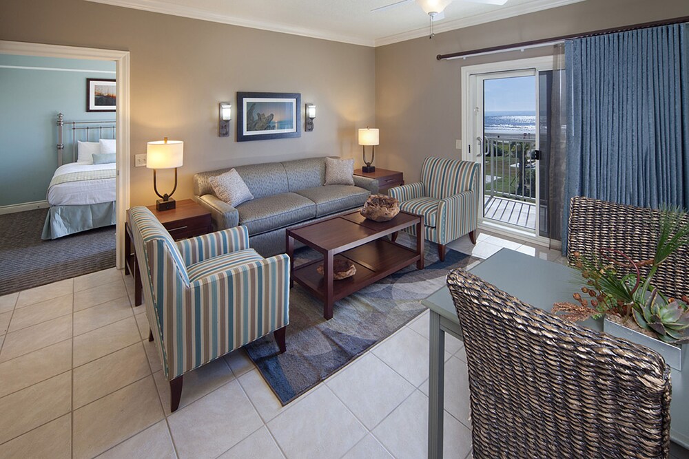 Villa, 2 Bedrooms, Non Smoking (1 King Bed & 1 Queen Bed) - Living Room