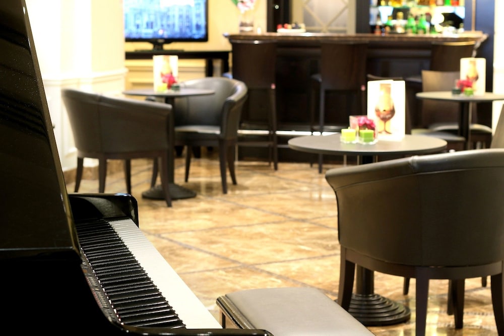 Hotel Bar