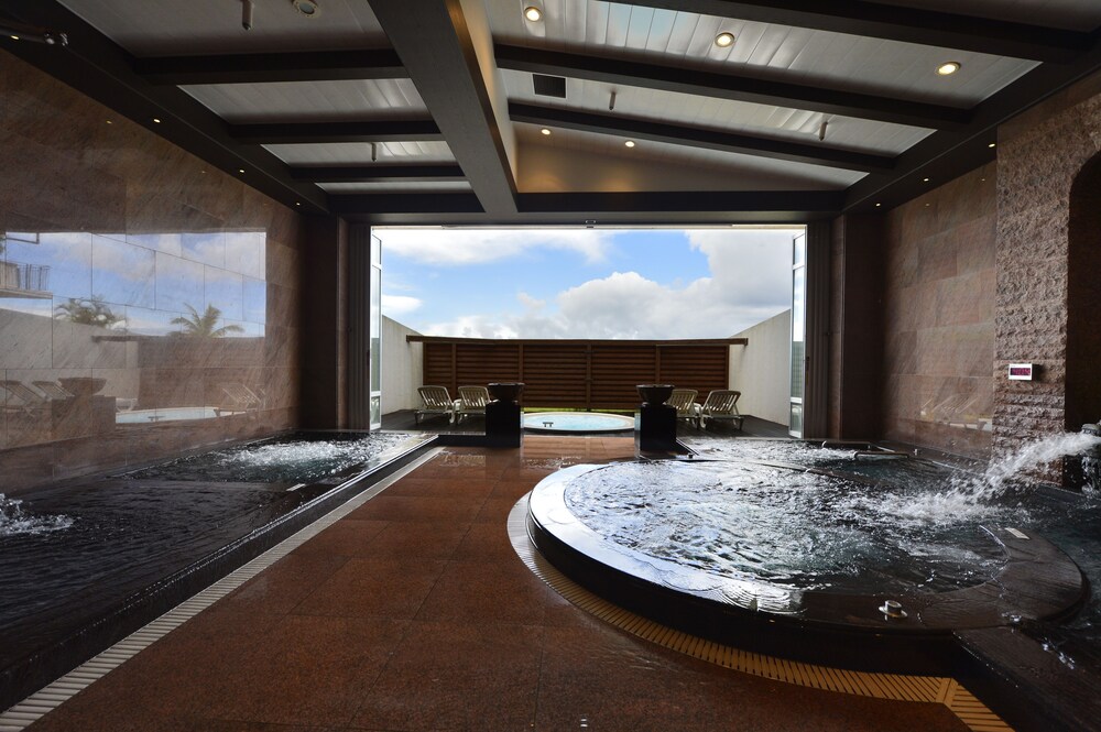 屋内スパ浴槽