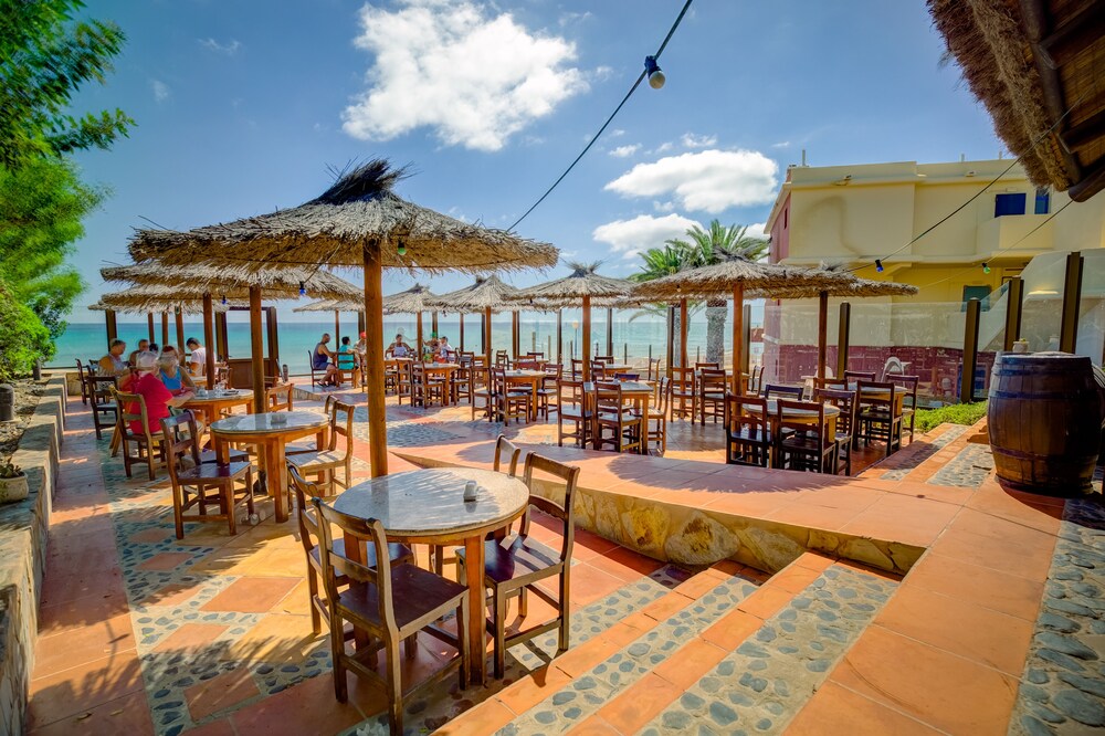 Poolside Bar