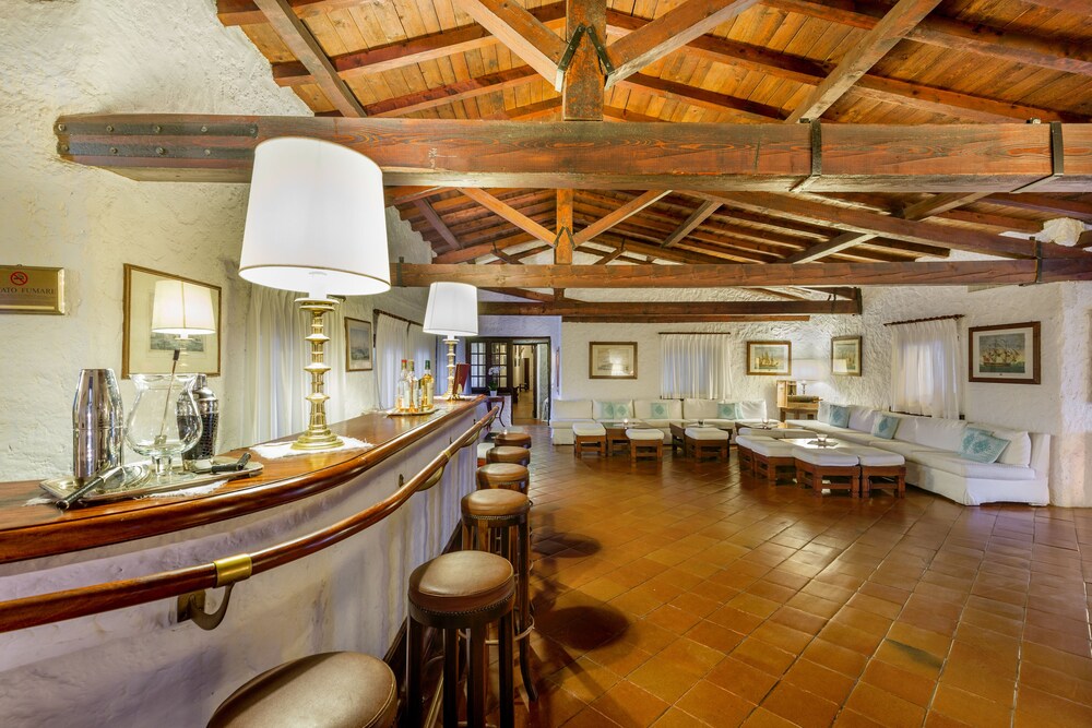 Hotel Bar
