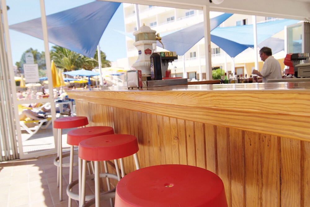 Hotel Bar