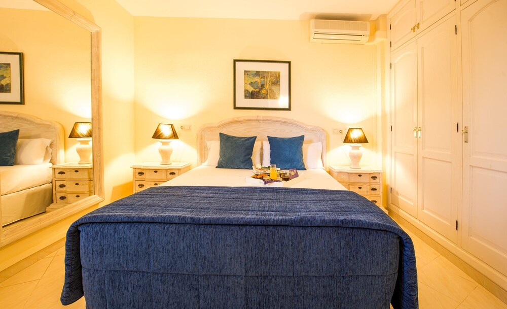 Two Bedroom Apartment - Guestroom