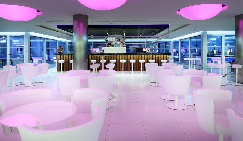 Hotel Lounge