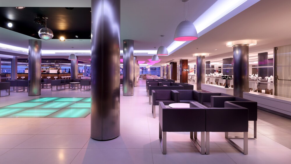 Hotel Lounge
