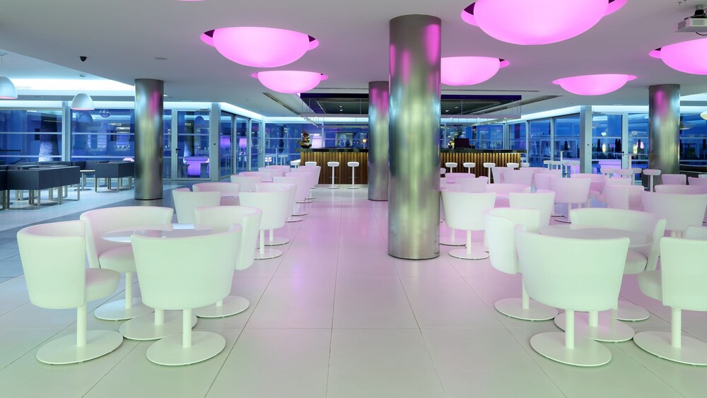 Hotel Lounge