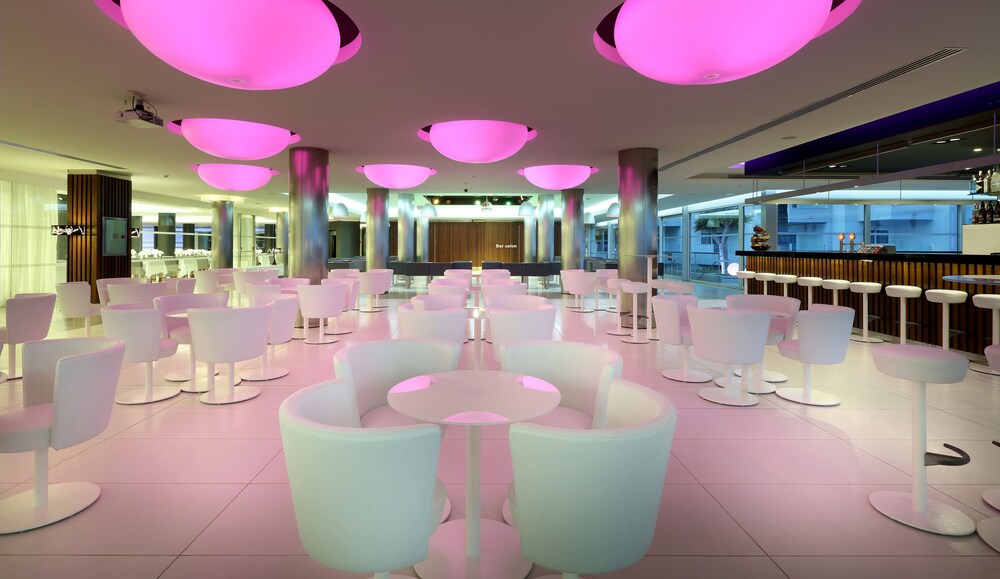 Hotel Lounge