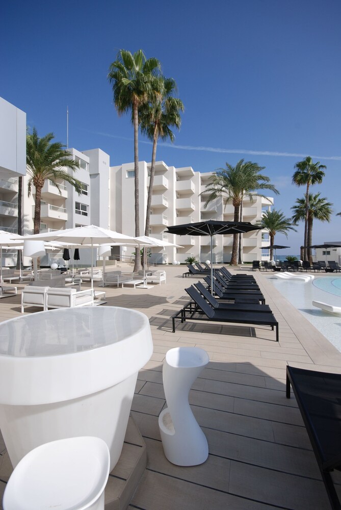 Sundeck