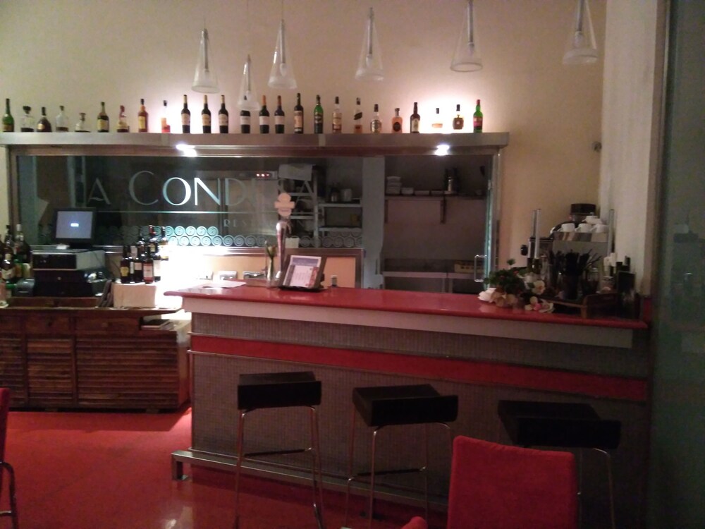 Hotel Bar
