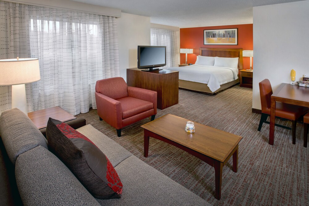 Studio, 1 Queen Bed with Sofa bed - Guestroom