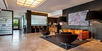 Hotel Bar