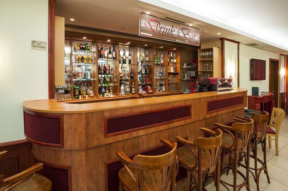 Hotel Bar