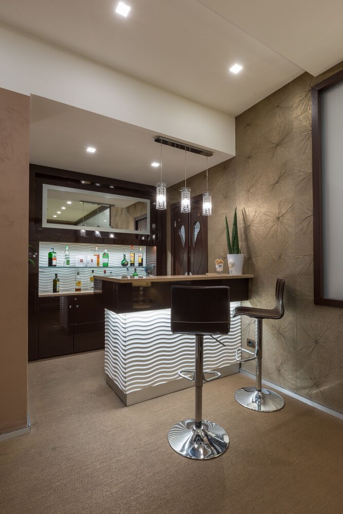 Hotel Bar