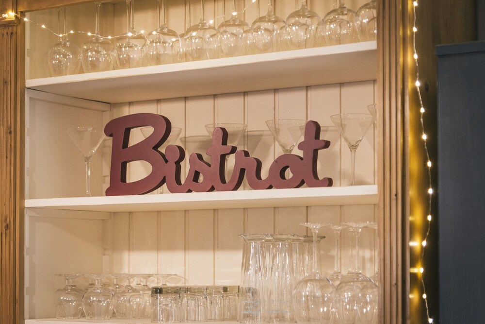 Hotel Bar