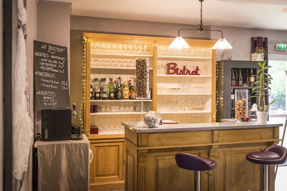 Hotel Bar