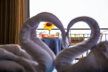 Room Service - Dining