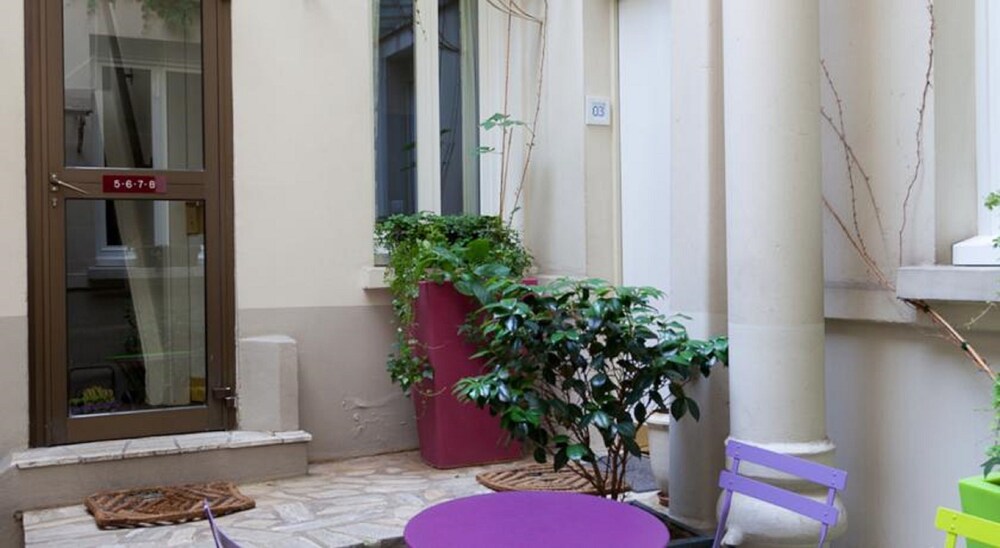 Interior entrance, Hôtel Bastille De Launay