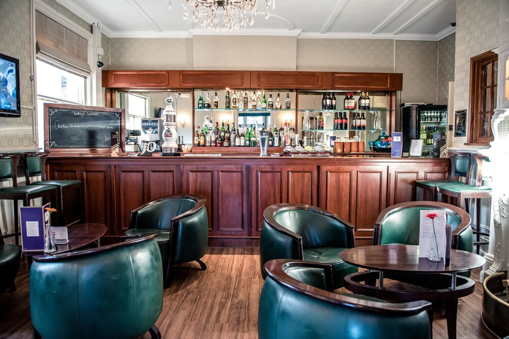 Hotel Bar