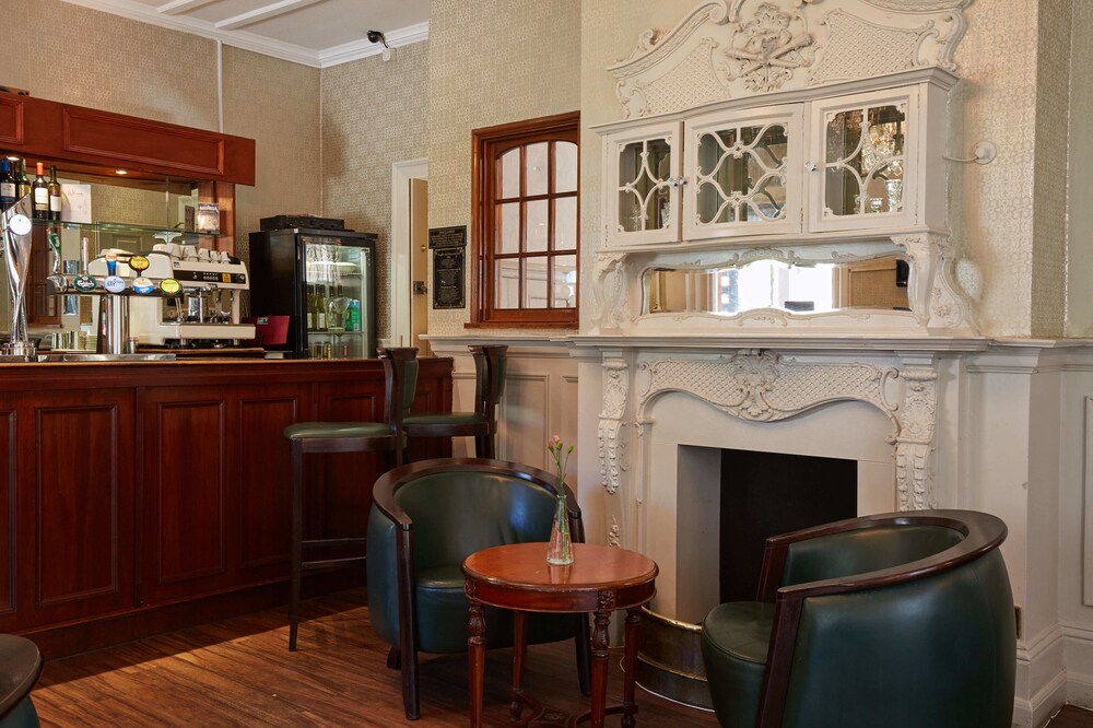 Hotel Bar