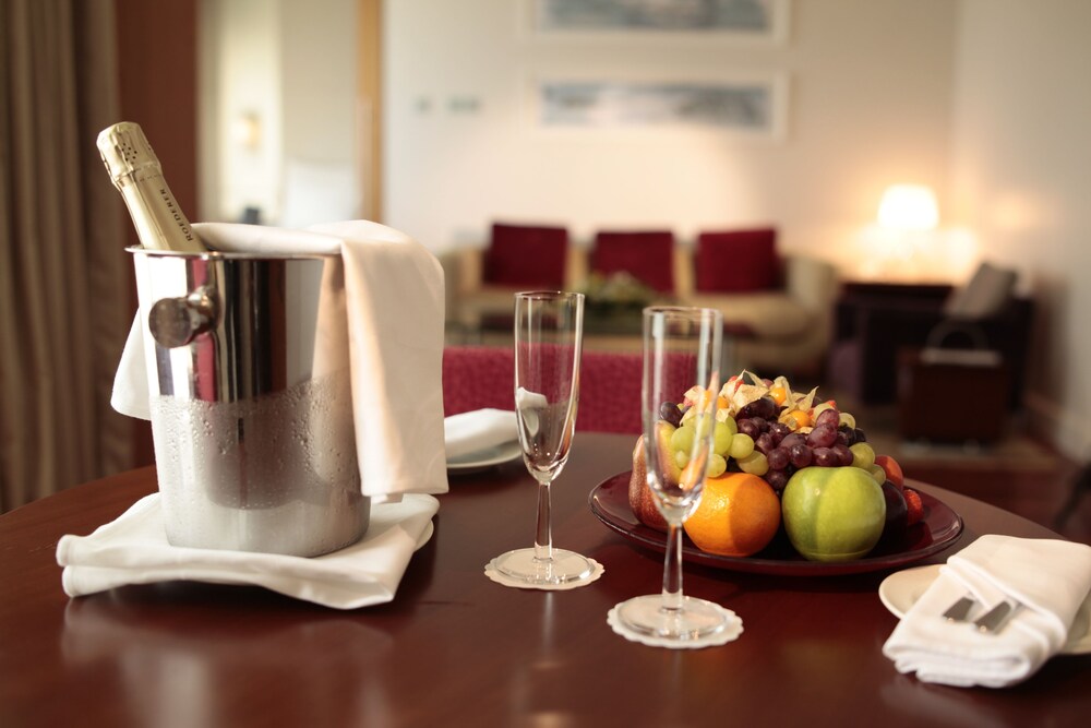 Room Service - Dining