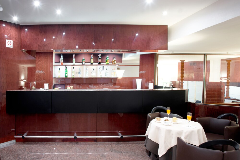 Hotel Bar