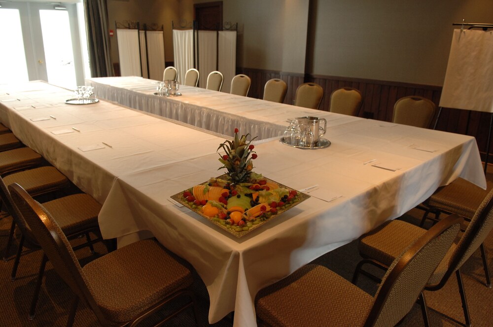 Executive Lounge