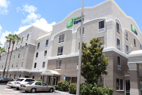 Holiday Inn Express Hotel & Suites Clearwater/Us 19 N