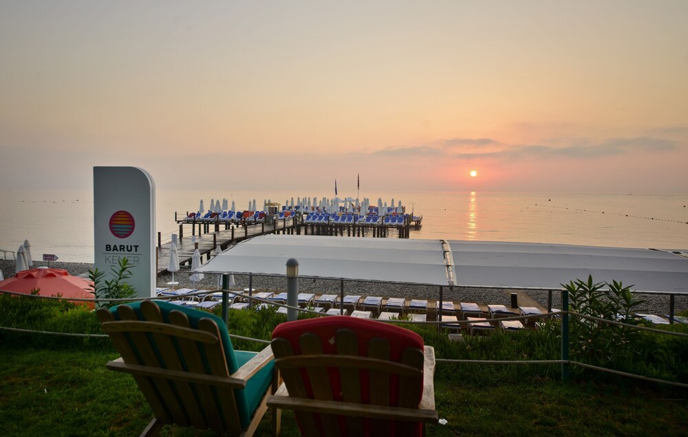 ชายหาด