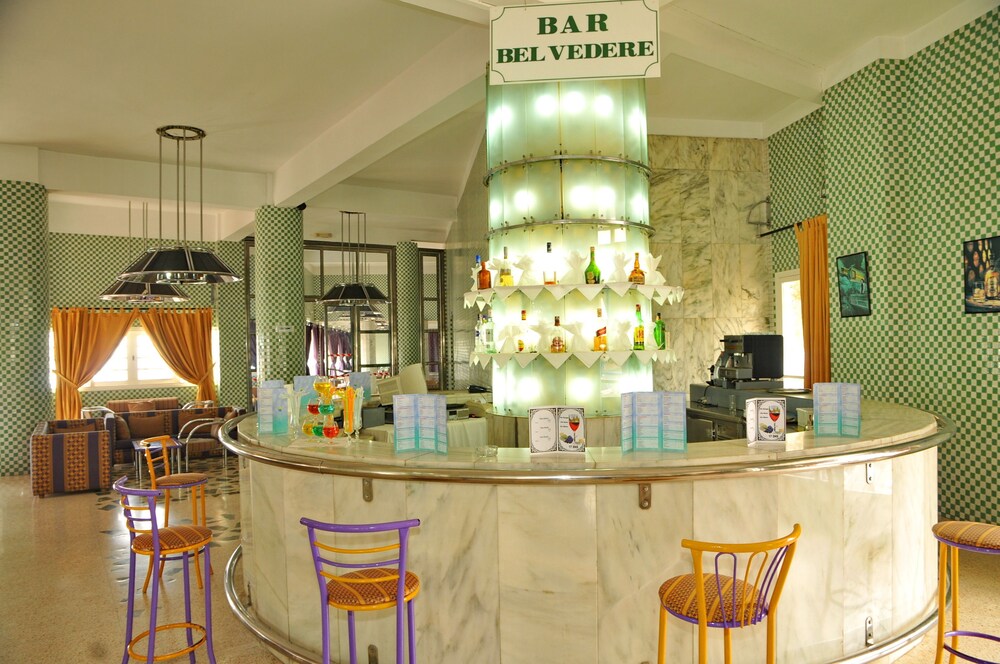 Bar-salon de l'hôtel