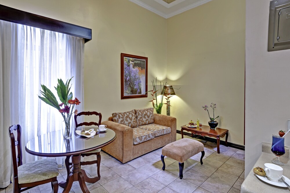 Master Suite - Living Area