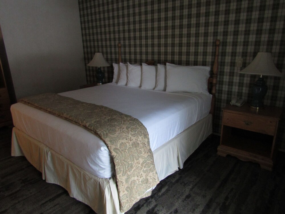 Room, Green Granite Inn