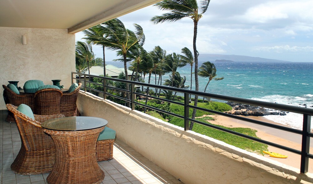 Deluxe Condo, 2 Bedrooms, 2 Bathrooms, Oceanfront (Prime) - Balcony