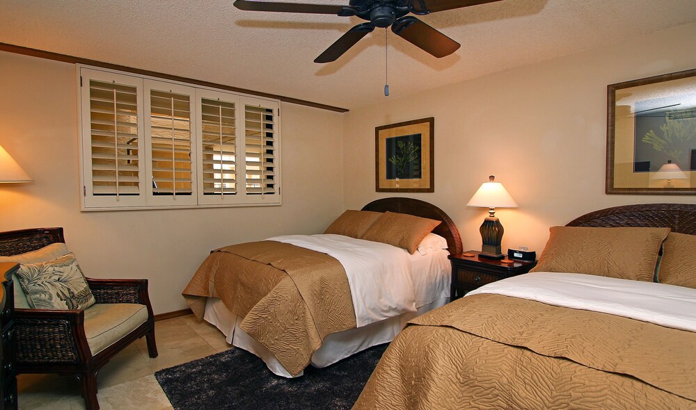 Deluxe Condo, 2 Bedrooms, 2 Bathrooms, Oceanfront (Prime) - Guestroom
