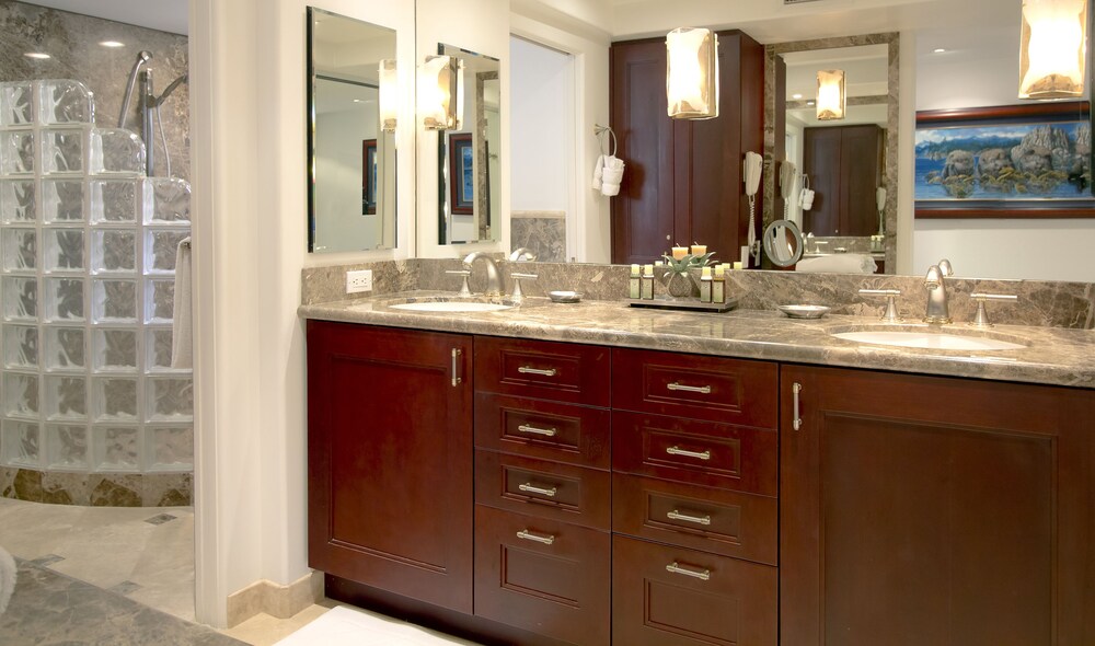 Condo, 2 Bedrooms, 2 Bathrooms, Oceanfront - Bathroom