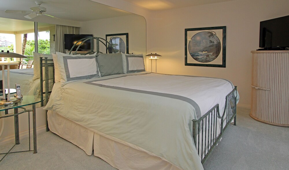 Deluxe Condo, 2 Bedrooms, 2 Bathrooms, Oceanfront - Guestroom