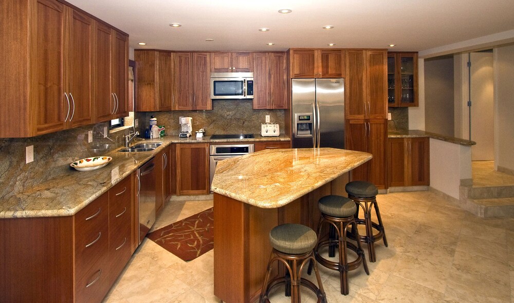 Deluxe Condo, 2 Bedrooms, 2 Bathrooms, Oceanfront - In-Room Kitchen