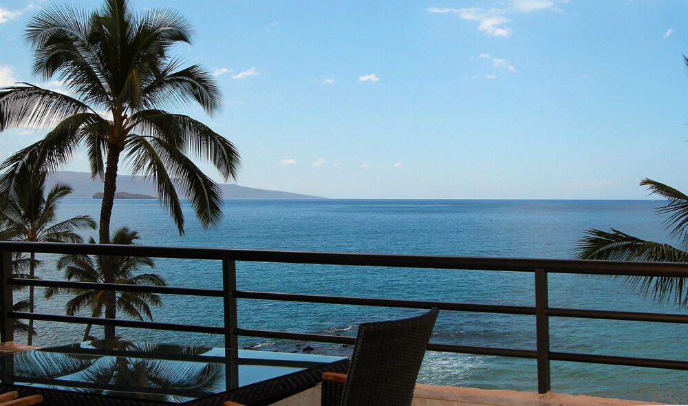 Deluxe Condo, 2 Bedrooms, 2 Bathrooms, Oceanfront (Prime) - Balcony
