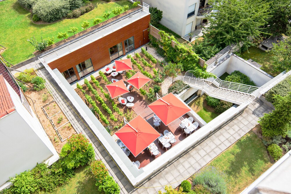 Terrace/patio, Radisson Blu Hotel, Paris Boulogne