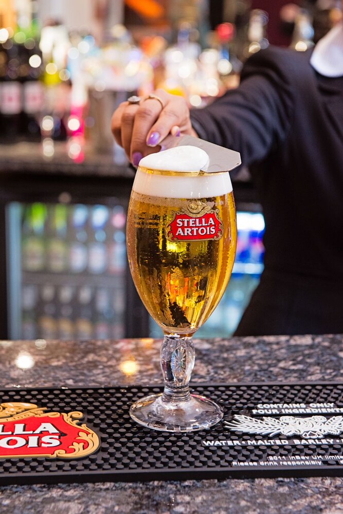 Hotel Bar