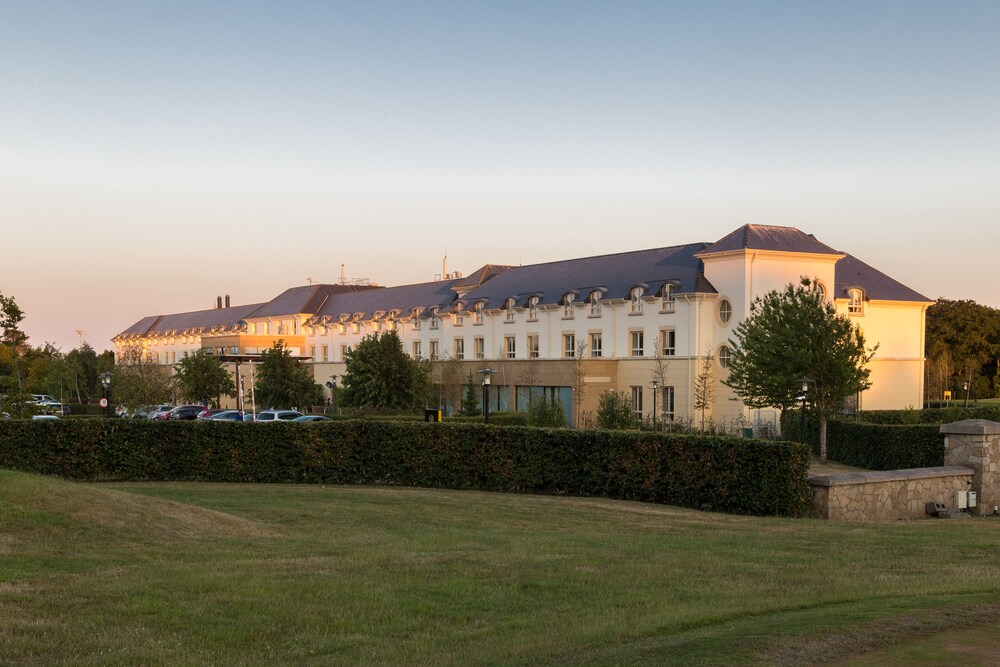 Hotel Front - Evening/Night