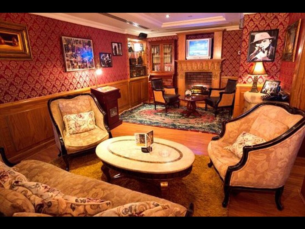 Hotel Bar