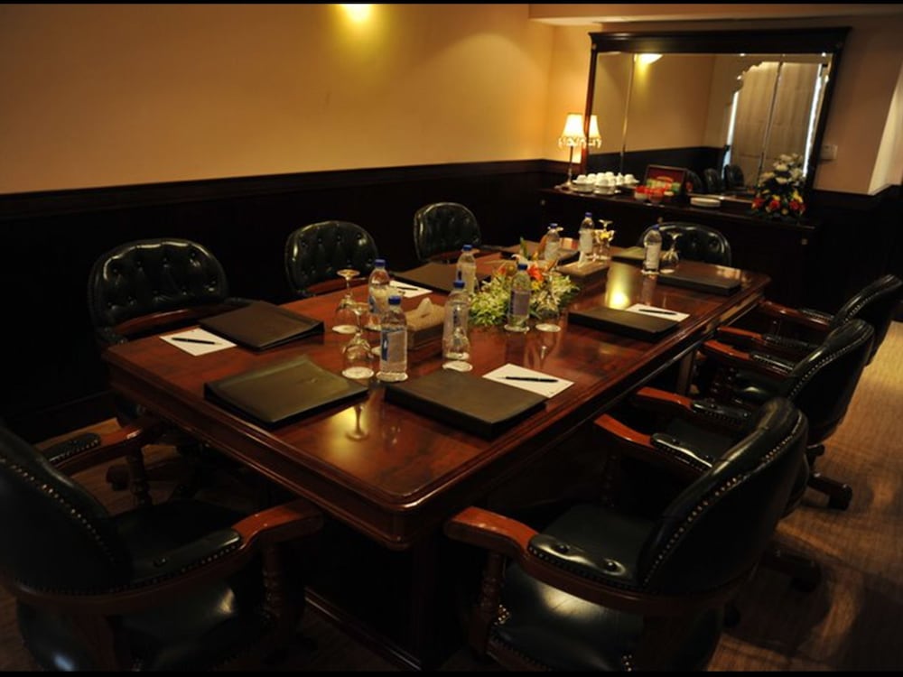 Executive Lounge