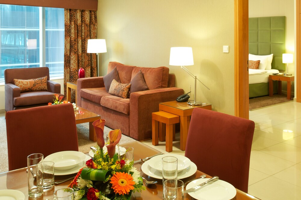Suite, 1 Bedroom - Living Area