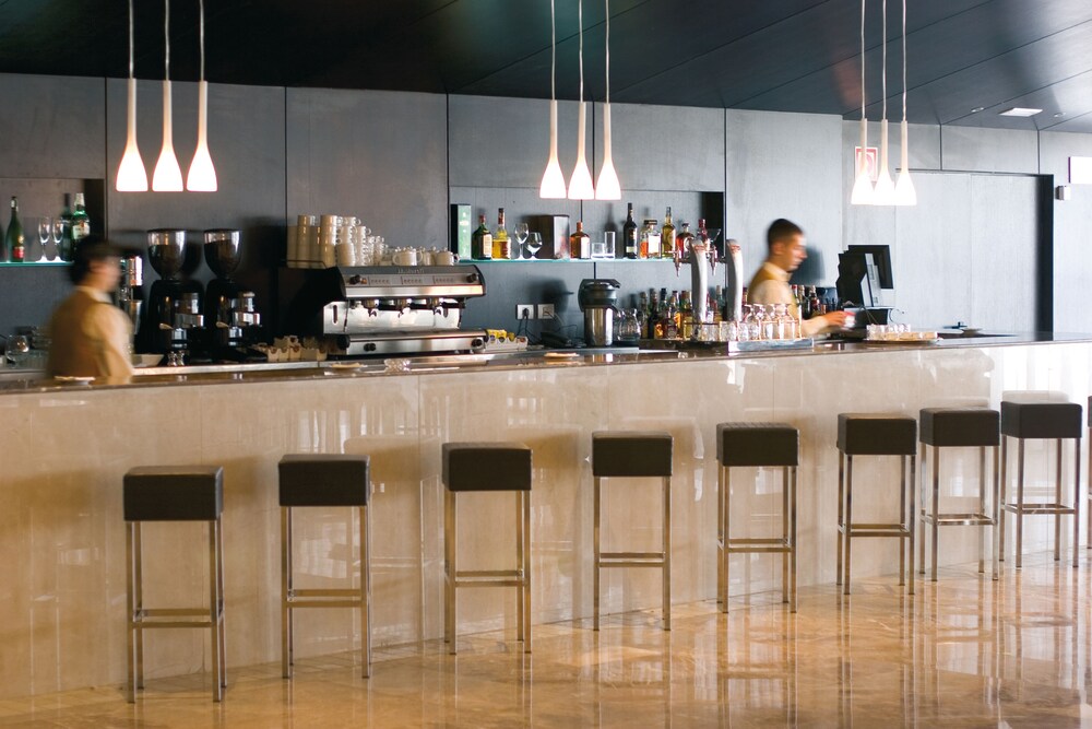 Hotel Bar