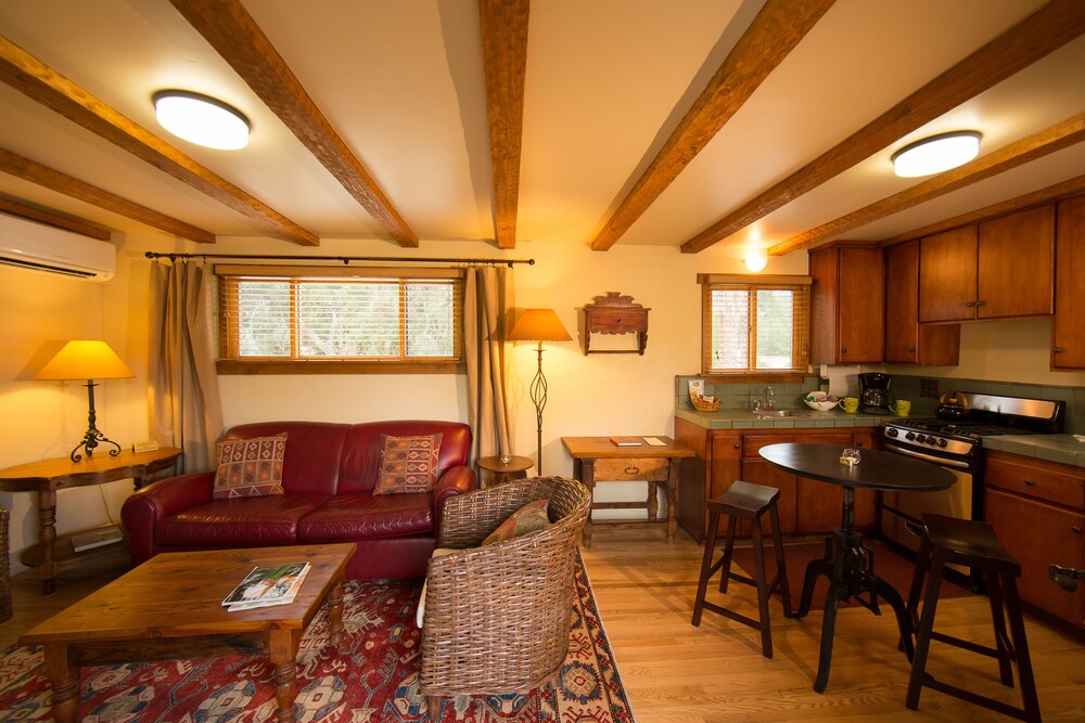 Suite, 1 King Bed, Balcony - Featured Image
